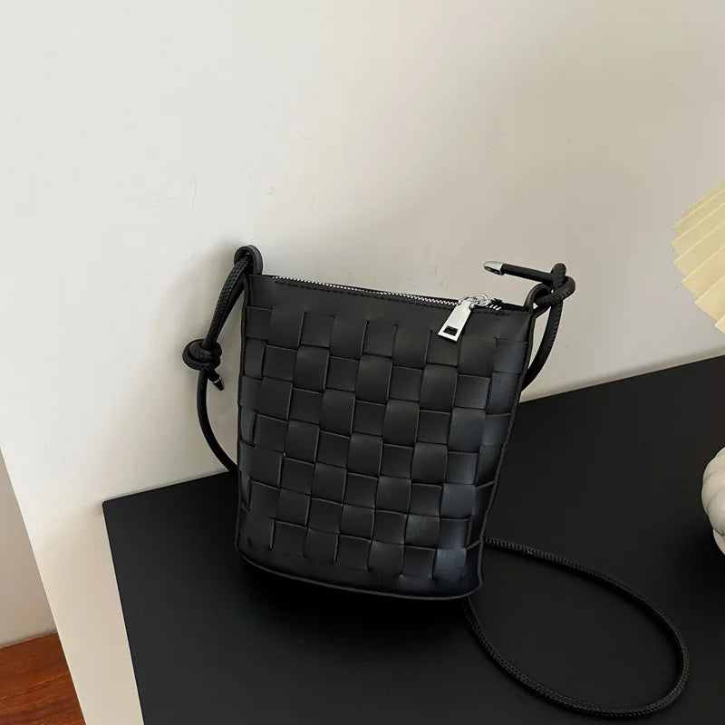 Weaving Lady Shoulder Messenger Cross Body Purses And Handbags