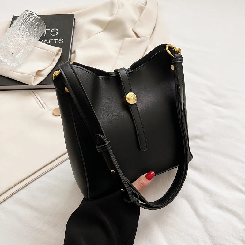 Women's Large Leather Shoulder Bag with High Hardware Pendant