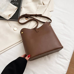 Women's Large Leather Shoulder Bag with High Hardware Pendant