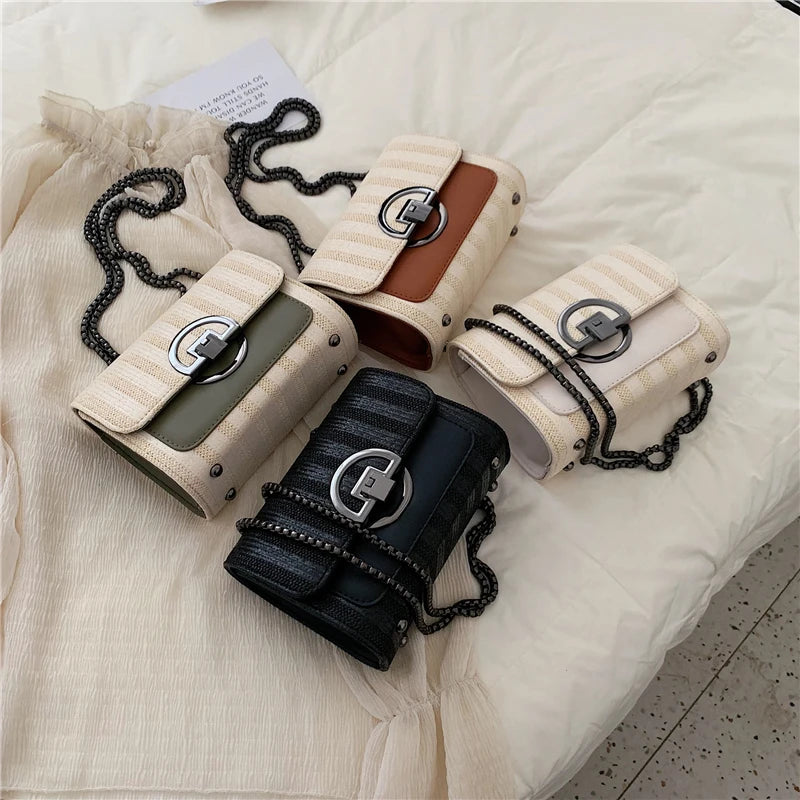 Large Capacity Women's Shoulder Bag with Metal Chain