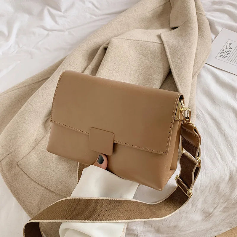 Retro Wide Shoulder Strap Handbag Autumn Winter Underarm Bag