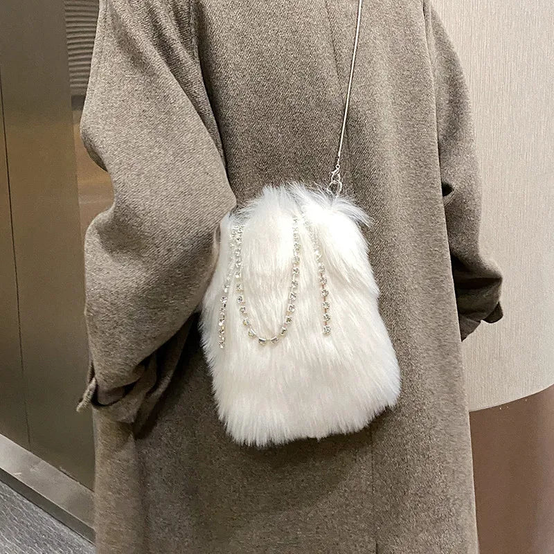 Winter Diamond Chain Shoulder Bag Plush Bucket Bag