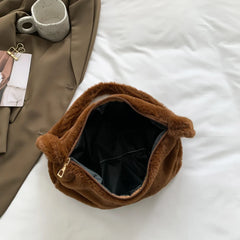 Plush Women Shoulder Bag Love Heart Printed Soft for Street Travel