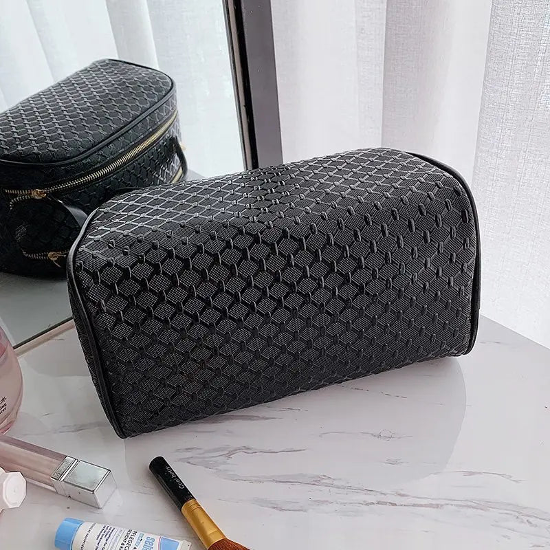 PU Leather Cosmetics Bag Women Make Up Clutch Woven Knitting Purse