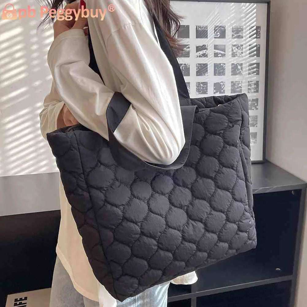 Quilted Shoulder Bag Large Capacity Portable for Weekend Vacation