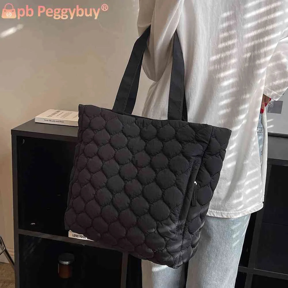 Quilted Shoulder Bag Large Capacity Portable for Weekend Vacation