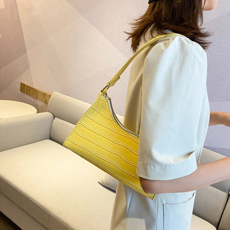 Retro Casual Shoulder Bag Women Totes Solid Chain Handle