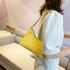 Retro Casual Shoulder Bag Women Totes Solid Chain Handle