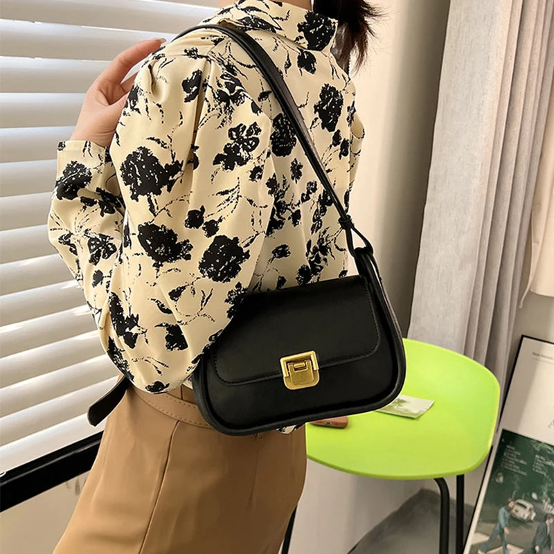Retro Women's Shoulder Bag PU Texture Messenger Solid Lock Square Bag