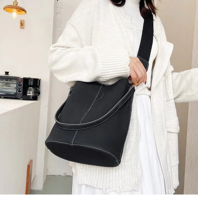 Retro High Capacity Nubuck Leather Bucket Bag for Women