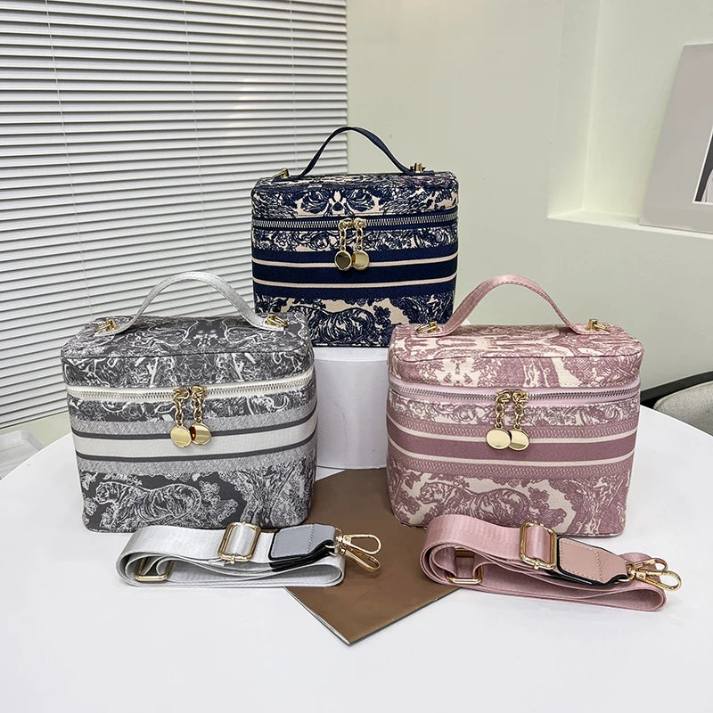 Retro Lady Cosmetic Bag Makeup Travel Organizer Lipstick Case