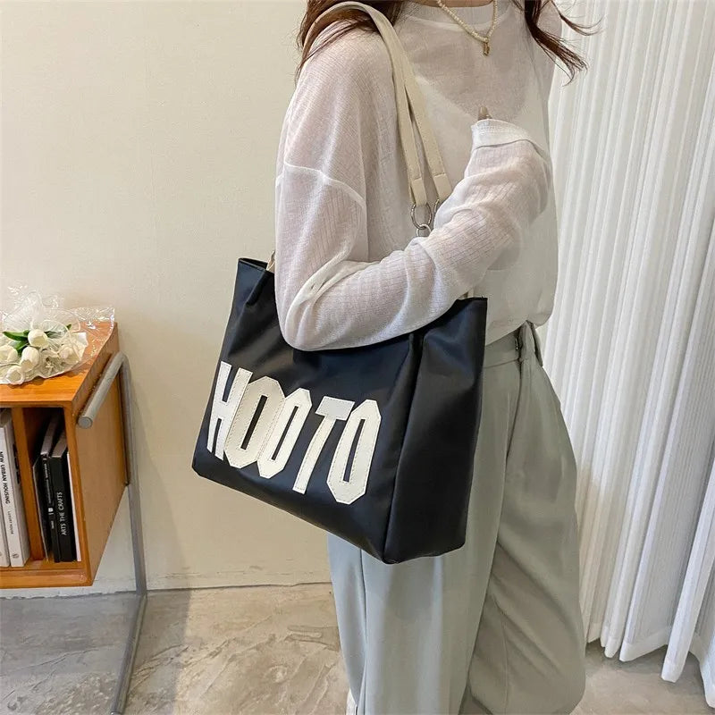 Fashionable Contrast Letter Chain Shoulder Bag