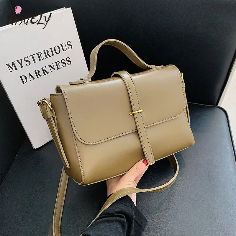 Women's Retro Messenger Bag One-Shoulder Square Bag