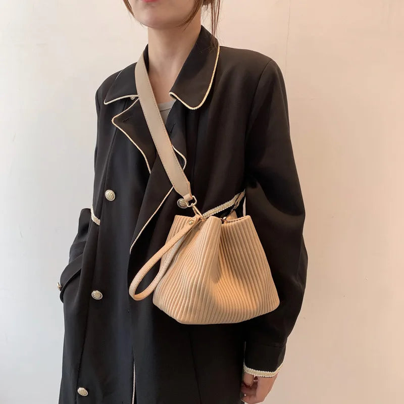Summer Fold Texture Messenger Bag Large Capacity Bucket Bag