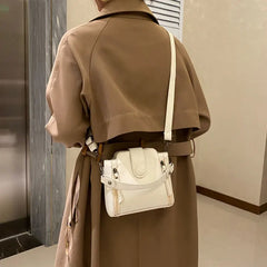 Retro Bucket Bag Wide Strap Shoulder Bag