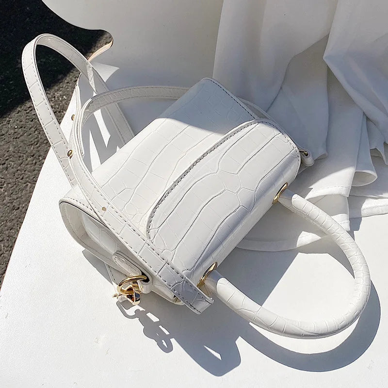 Small Fresh Bag Women Bag Wave Version Wild One-shoulder Sling