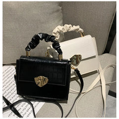 Leaf Shape Lock One-Shoulder Messenger Bag