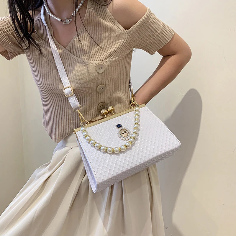 Fashionable Hot Selling Solid Shoulder Handbag for Women