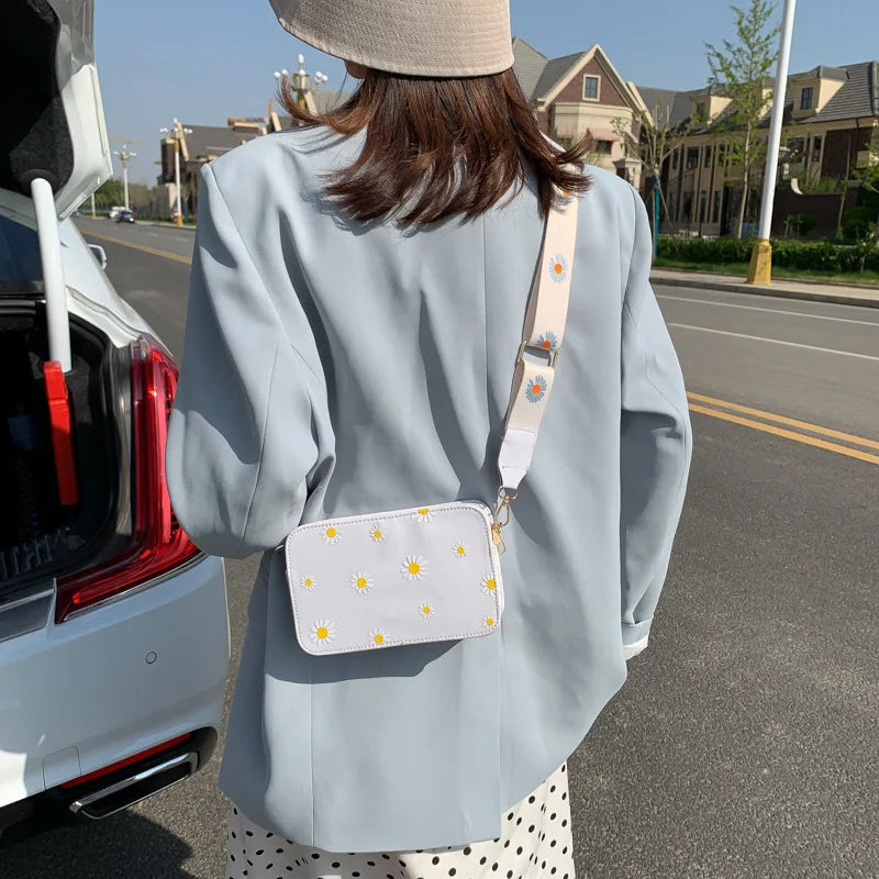 Daisy Flower Shoulder Bag Western Style Chain Messenger Bag