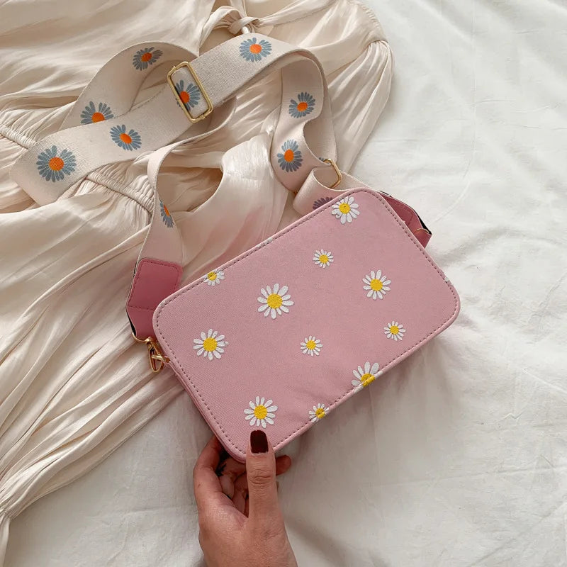 Daisy Flower Shoulder Bag Western Style Chain Messenger Bag