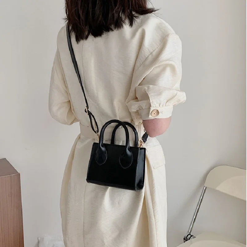 Retro Mini Crossbody Bag for Women Solid Flap Tote Messenger