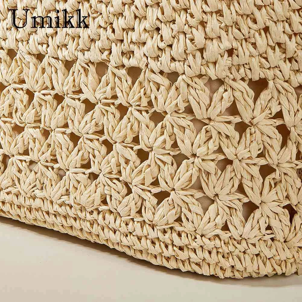 Large Capacity Beach Tote for Seaside Holiday