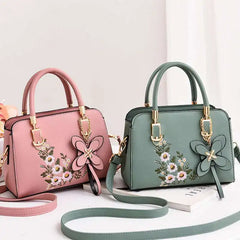 Embroidered Large-capacity Messenger Bag Women