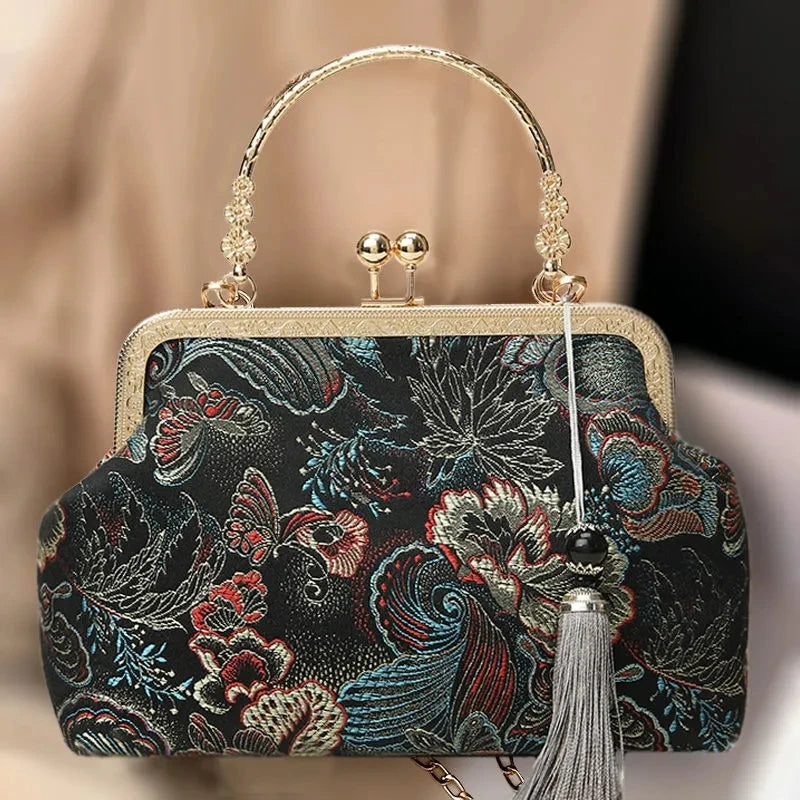 Vintage Chain Women Shoulder Crossbody Bag Flowers Fringe Bag Small Shell Lock B