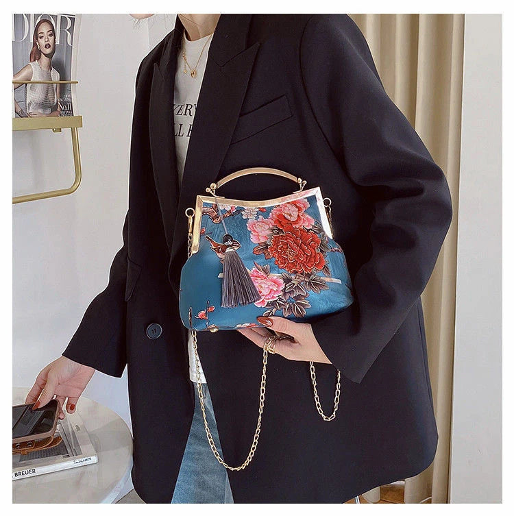 Vintage Shell Crossbody Bag Women's Handbag Fringe Chain Shoulder Bag