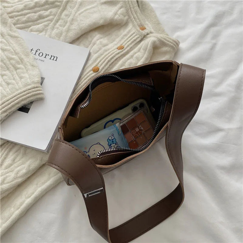 Vintage PU Leather Shoulder Bag Half-Moon Underarm Bag