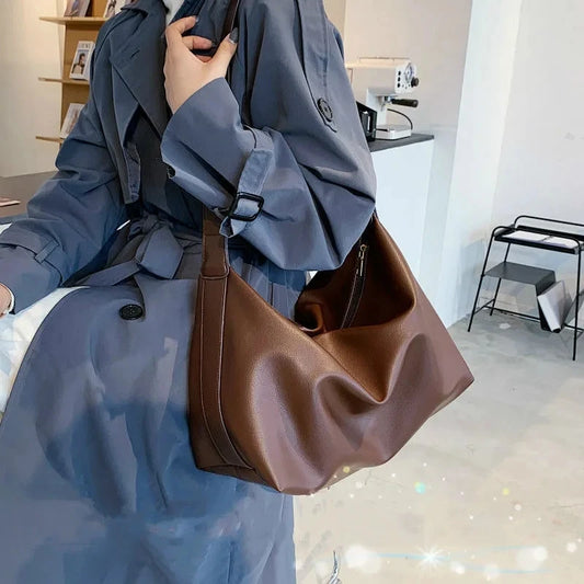 Vintage Large Capacity Soft Leather Crossbody Bag Armpit Bag Portable Handbag