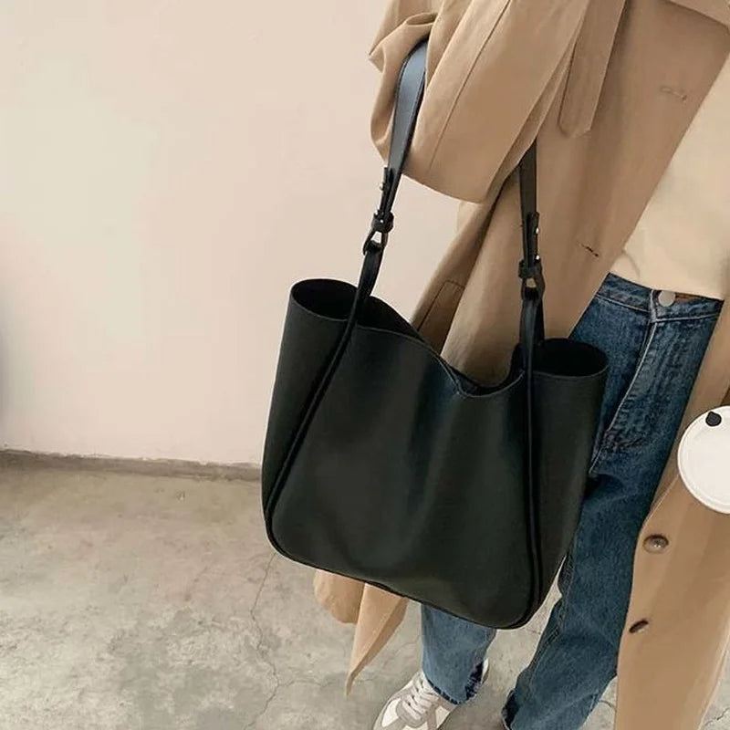 Vintage Leather Shoulder Bag Large Capacity Tote for Women