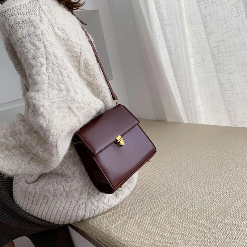 Vintage Leather Crossbody Bag for Women Shoulder Messenger Handbag