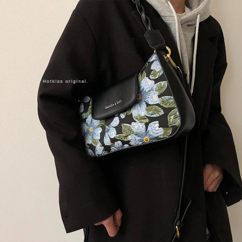 Vintage Women's Embroidered Shoulder Bag