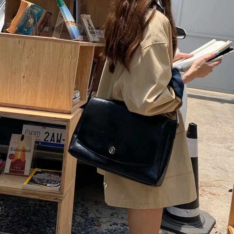 Vintage Women Messenger Bag Large Capacity Pu Leather Shoulder Bag