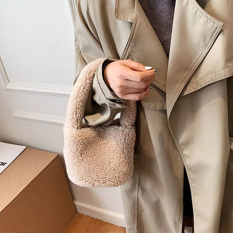 Women Small Plush Tote Handbags Lamb Fabric Wrist Bags