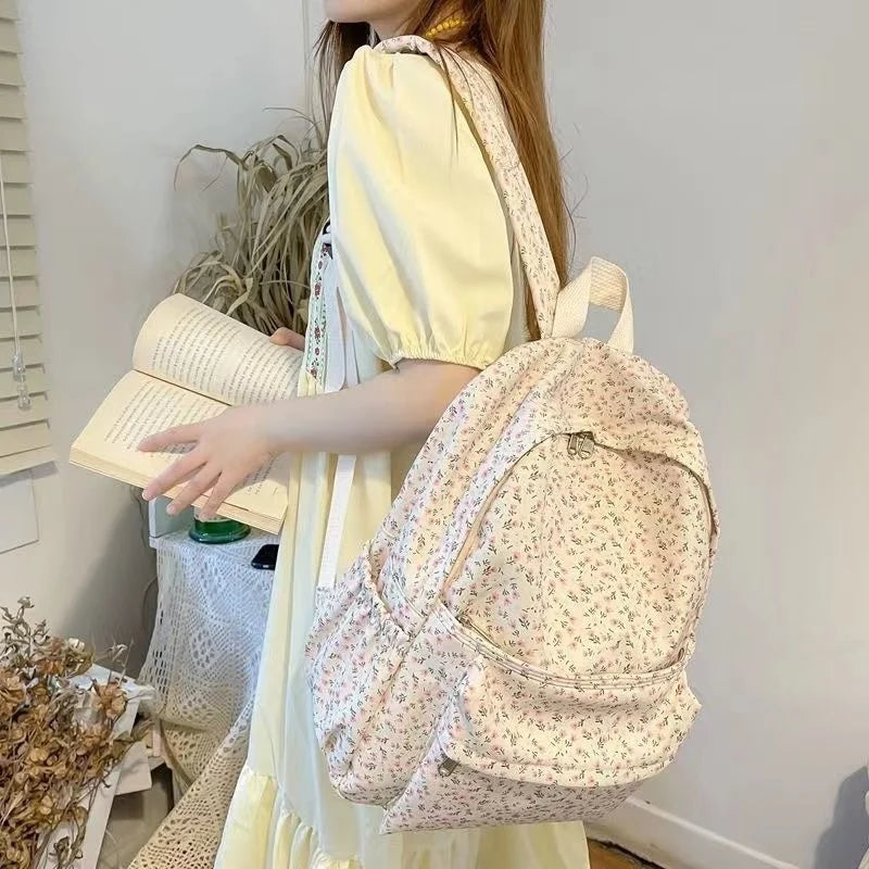 Women's Backpack Flower Tulip Casual Travel Bag for Teenage Girl