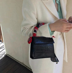 Small Crocodile Pattern Leather Shoulder Bag for Women