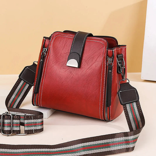 Retro Women's Wide Shoulder Strap Large Capacity Messenger Bag