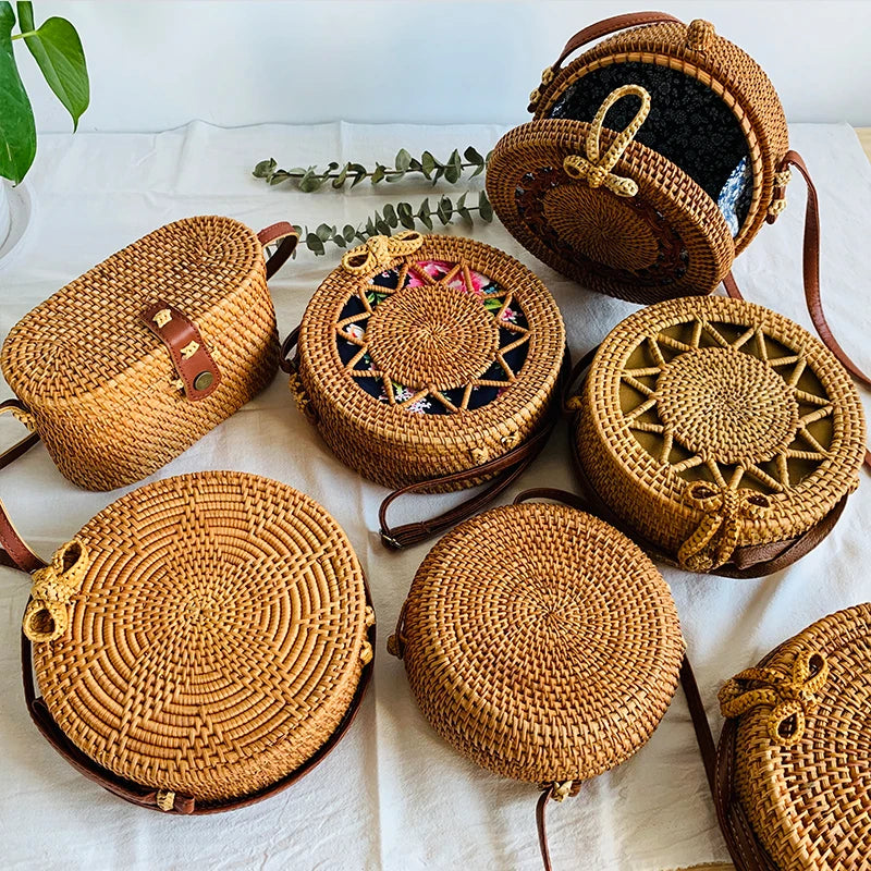 Women's Straw Round Woven Beach Shoulder Bag