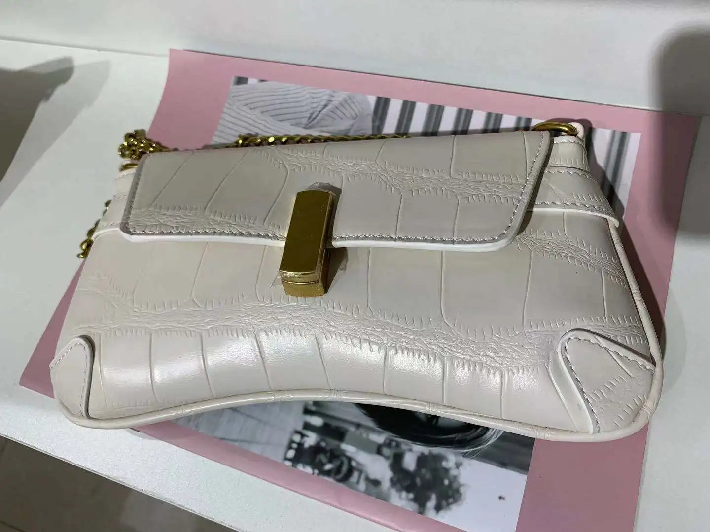 Women's Small Chain Shoulder Bag Messenger Clutch with Lid Lock