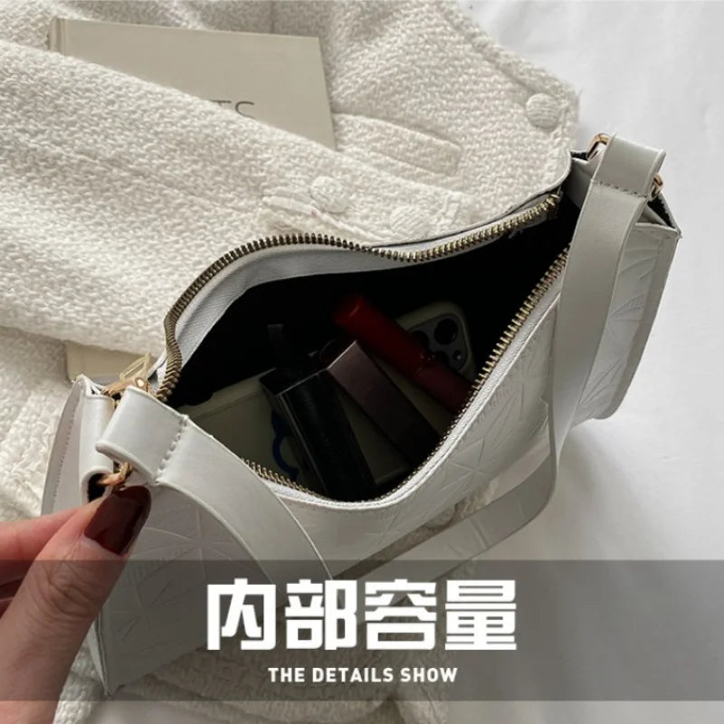 Women's Solid Underarm Handbag Single Shoulder Travel Beach Bag