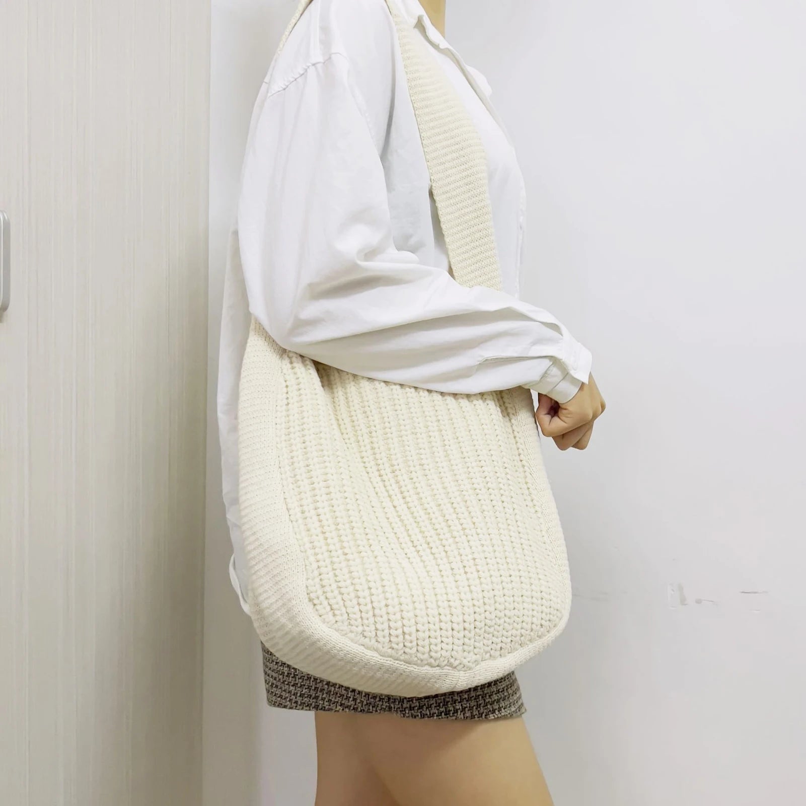 Women's Knitted Shopping Bag Soft and Comfortable for Daily Use