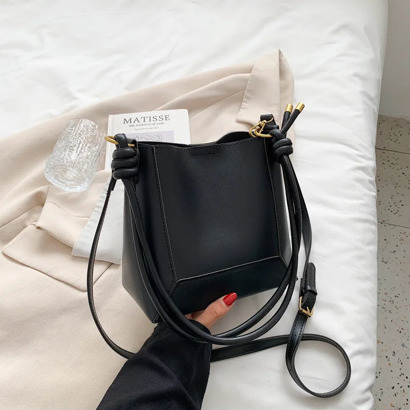 Women's One Shoulder Bag PU Leather Large-capacity Casual European Style Retro
