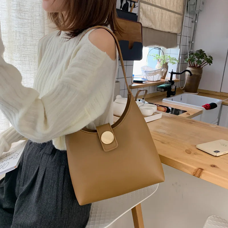 Women's Shoulder Bag Retro Solid Western Style Handbag