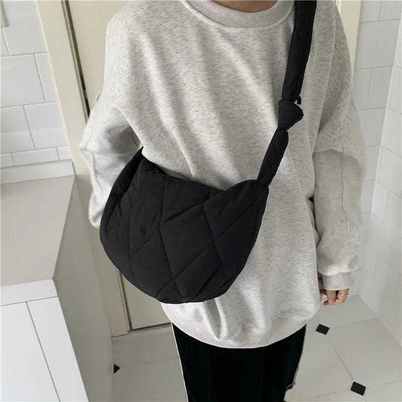Retro Diamond Shoulder Messenger Bag Nylon Large Capacity Dumpling Bags