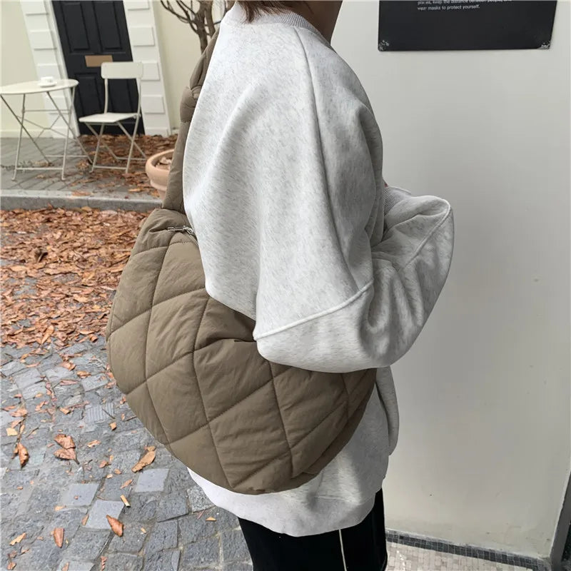 Retro Diamond Shoulder Messenger Bag Nylon Large Capacity Dumpling Bags