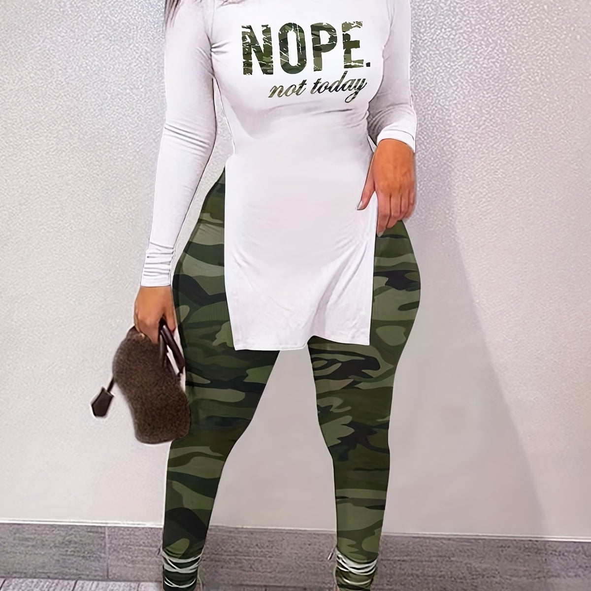 Women's Plus Camo Slogan Print Long Sleeve Top & Leggings Set