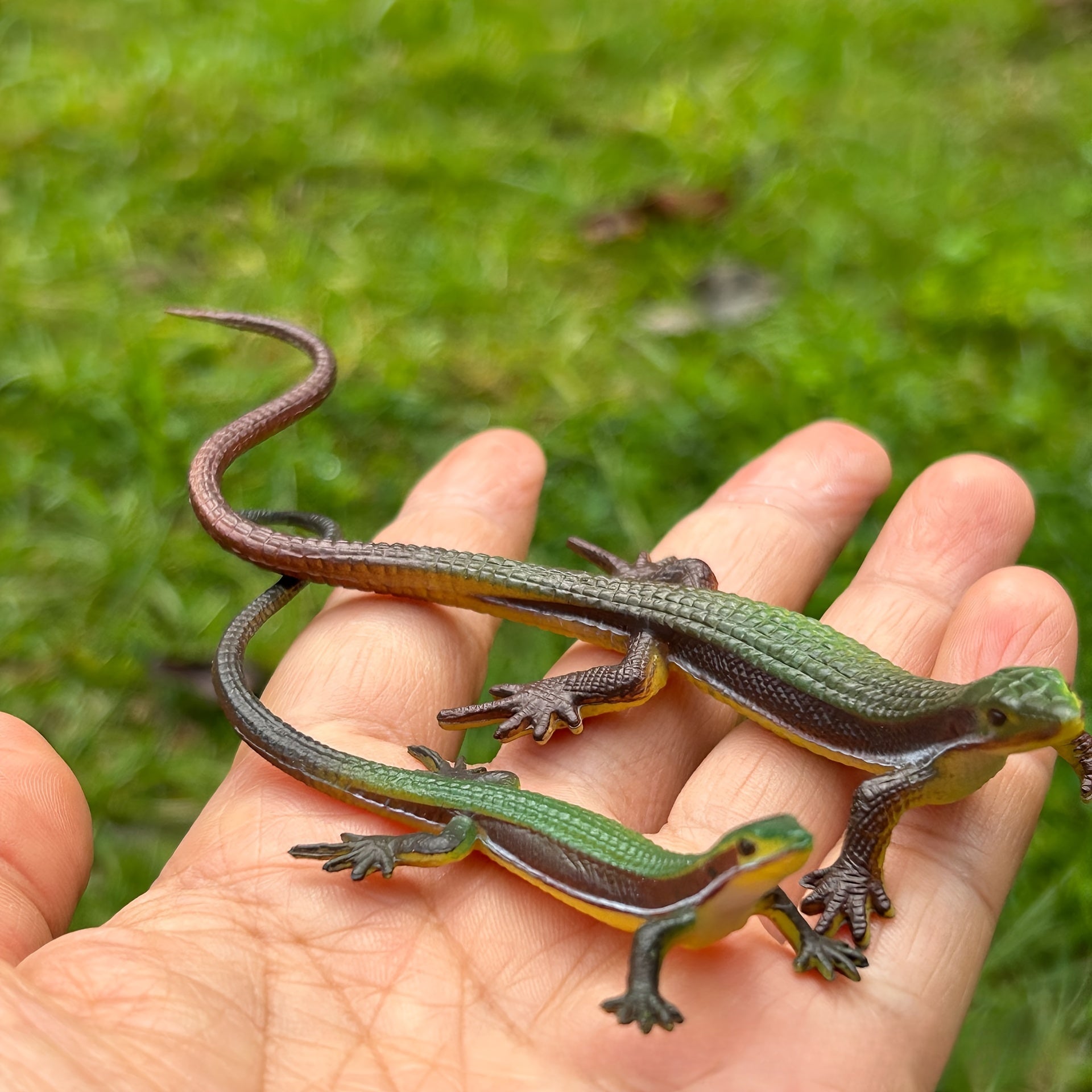 Realistic Lizard Figurine for Garden Bonsai Landscaping