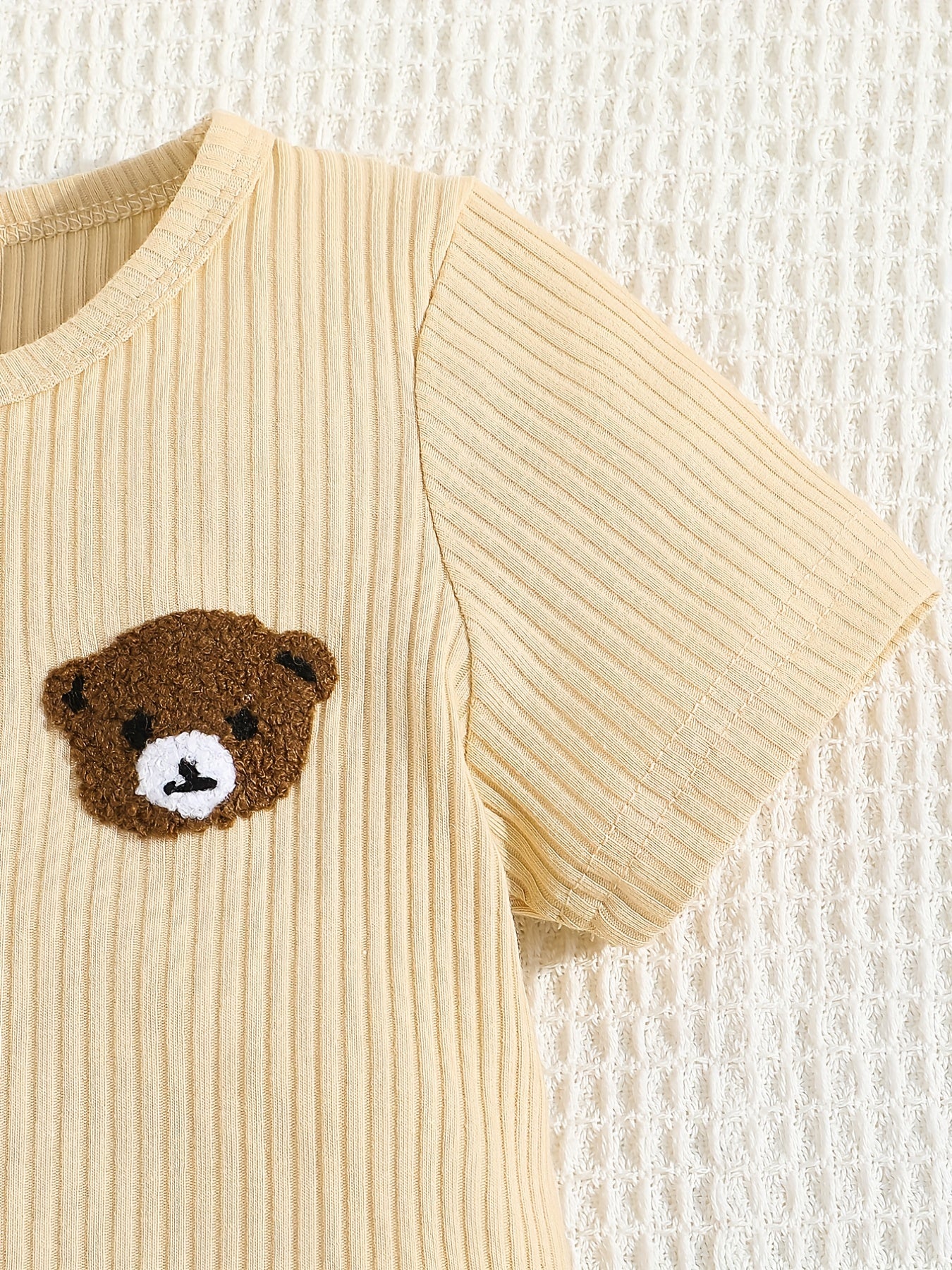 Striped Bear Print Short Sleeve Tee & Shorts Boy's Set
